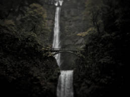 MULTNOMAH FALLS